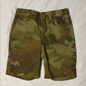Crewcuts boys size 6 shorts in camo - EUC!